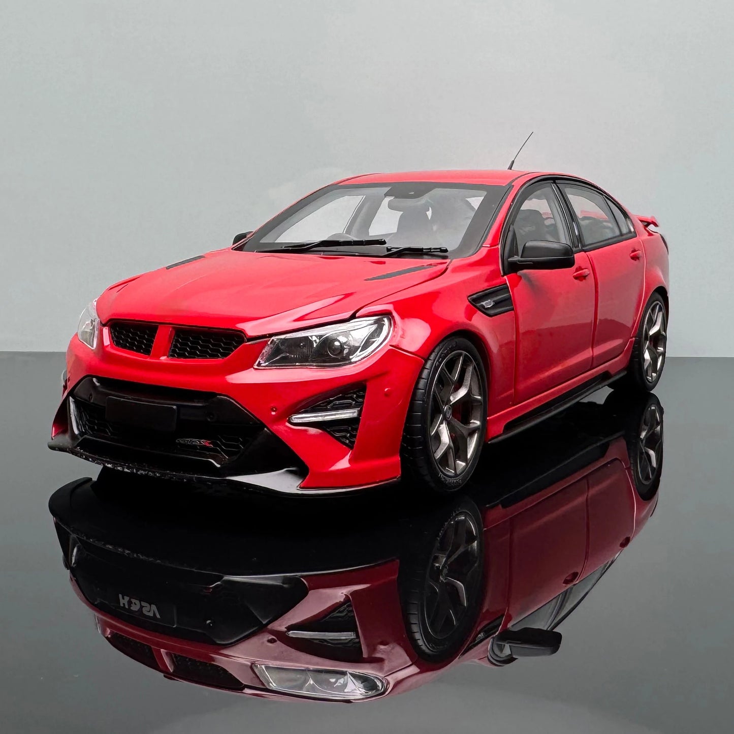 1:18 HSV GTSR W1 PHANTOM Model Car