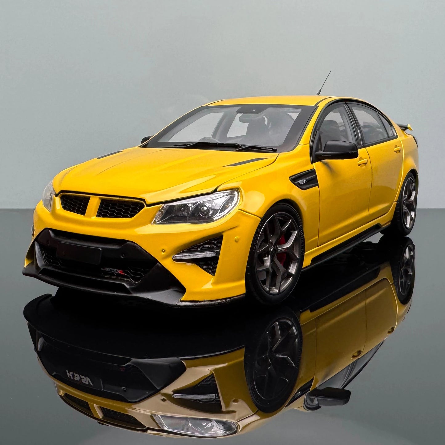 1:18 HSV GTSR W1 PHANTOM Model Car